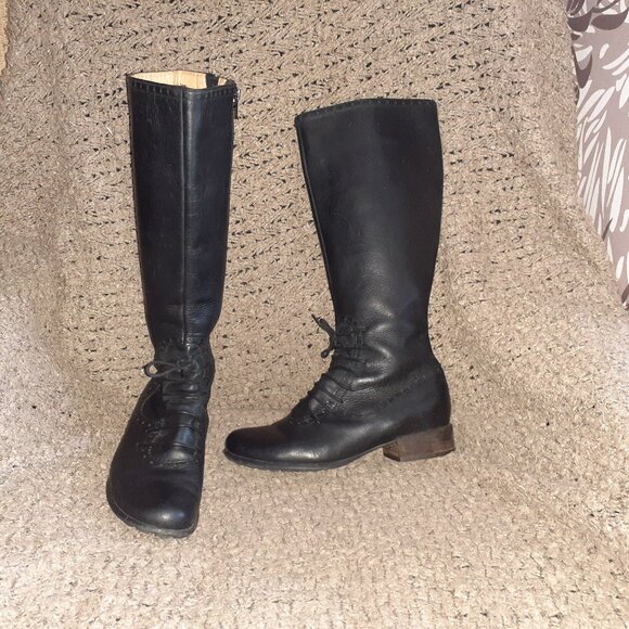 JOHN FLUEVOG-FELLOWSHIP-Encourage Moira-Tall Black Brogue Boots-Zip-Sz 7.5-EX - Picture 1 of 9